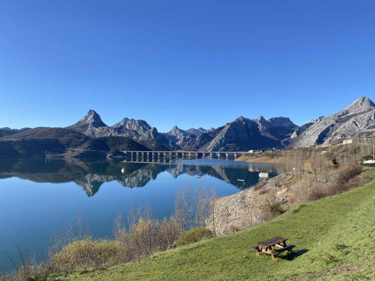 Mirador Solasierra Vistas A La Montana Y Pantano Riaño Extérieur photo