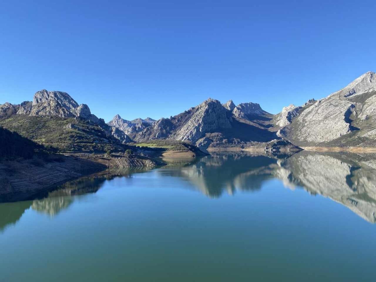 Mirador Solasierra Vistas A La Montana Y Pantano Riaño Extérieur photo